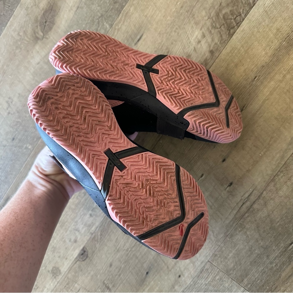 Nike Lebron Soldier 13 GS 'Black Bleached Coral' Youth Sneakers - Picture 8 of 11
